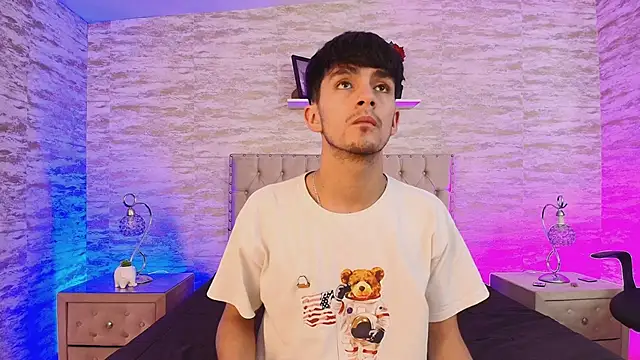 Snapshot of Axel_Draven chatting on November 11, 2025, 11:27 am Axel Draven online show from November 11, 2025, 11:27 am