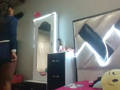 Snapshot of NileveSantanna chatting on September 30, 2025, 8:59 pm NileveSantanna online show from September 30, 2025, 8:59 pm