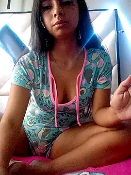 Snapshot of NileveSantanna chatting on October 7, 2025, 1:23 pm NileveSantanna online show from October 7, 2025, 1:23 pm