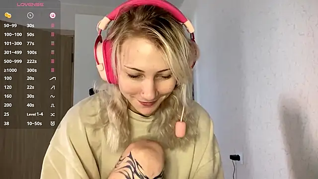 KandaceMassanelli online show from October 22, 2025, 8:14 am