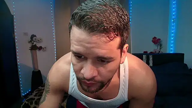 LucasGaeel online show from April 18, 2026, 11:56 am