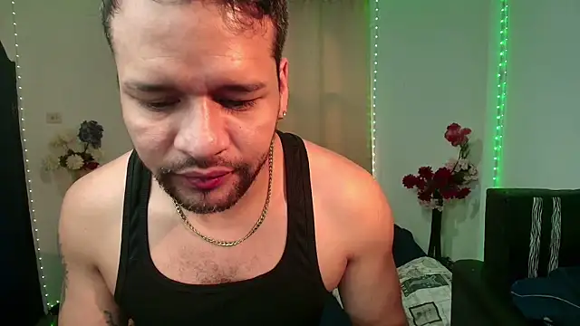 LucasGaeel online show from April 15, 2026, 1:59 pm