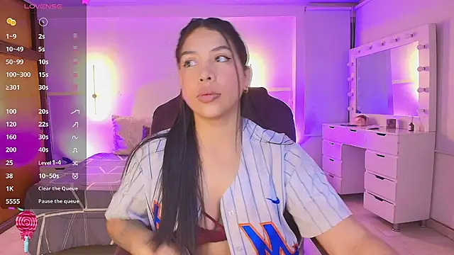 kloe28 online show from March 31, 2026, 3:41 am