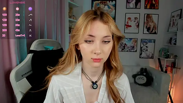 LiraKink online show from March 28, 2026, 4:02 am