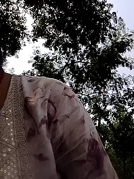 Snapshot of Cuty_nensi chatting on October 9, 2025, 7:53 am Cuty nensi online show from October 9, 2025, 7:53 am