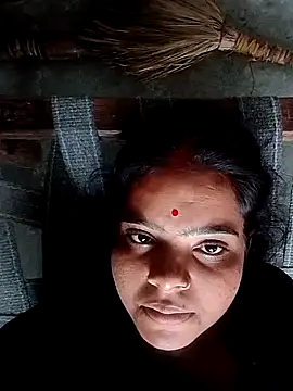 Snapshot of Cuty_nensi chatting on October 1, 2025, 6:18 am Cuty nensi online show from October 1, 2025, 6:18 am