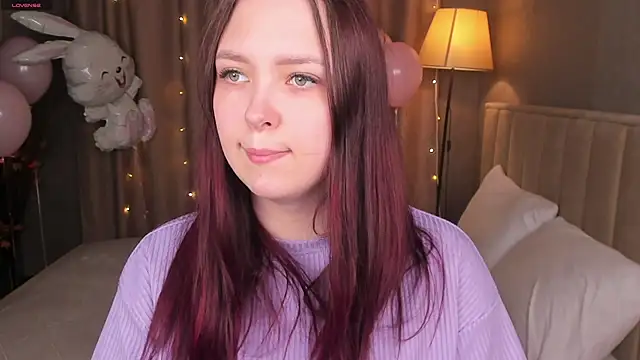 Monica  Queen online show from April 10, 2026, 5:36 am