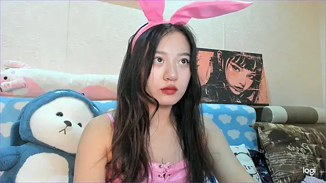 Snapshot of moonglow_ chatting on October 13, 2025, 3:46 pm moonglow  online show from October 13, 2025, 3:46 pm