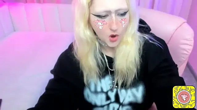 Snapshot of JuliaSharkk chatting on November 9, 2025, 8:13 pm JuliaSharkk online show from November 9, 2025, 8:13 pm