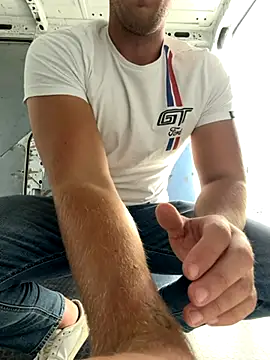 Snapshot of Italianofirenze chatting on October 8, 2025, 3:13 pm Italianofirenze online show from October 8, 2025, 3:13 pm