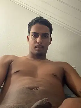 Snapshot of Aaroncornelius chatting on March 22, 2026, 8:43 pm Aaroncornelius online show from March 22, 2026, 8:43 pm