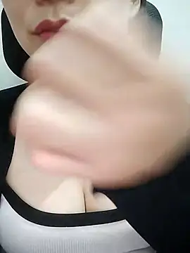 Girl Shy2000 online show from November 5, 2025, 11:35 am