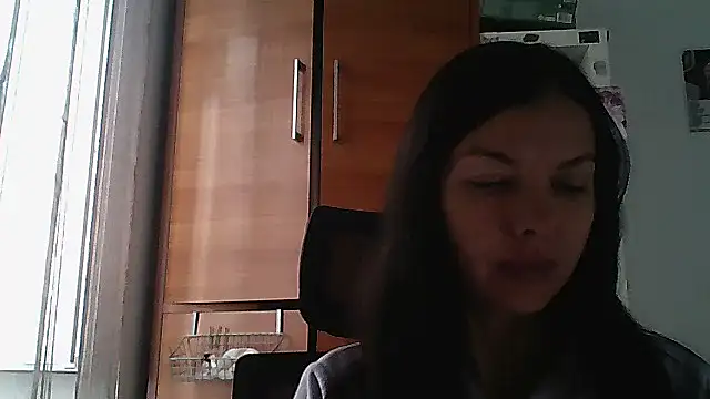 Lorivell online show from November 17, 2025, 2:21 pm