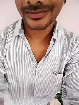 Snapshot of Ilhaamgrey chatting on May 7, 2026, 8:17 am Ilhaamgrey online show from May 7, 2026, 8:17 am