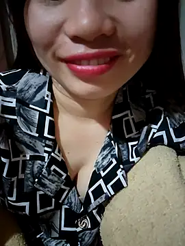 Meoweo 23 online show from December 2, 2025, 8:43 pm