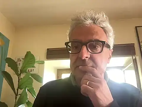 Snapshot of chtentation chatting on March 15, 2026, 2:57 pm chtentation online show from March 15, 2026, 2:57 pm