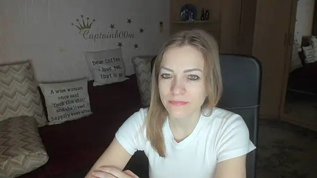 Tiffany Bates online show from December 5, 2025, 3:27 am