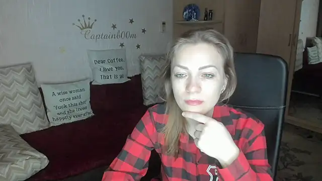 Tiffany Bates online show from December 1, 2025, 4:02 am