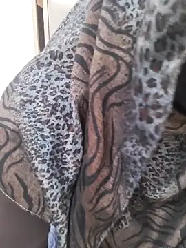 Miss Rose   online show from April 30, 2026, 5:14 am