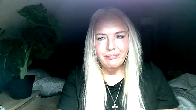 Snapshot of Sandy-Summer chatting on September 26, 2025, 5:42 pm Sandy-Summer online show from September 26, 2025, 5:42 pm