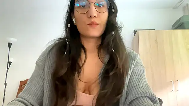 Snapshot of EvaJetty chatting on November 1, 2025, 1:05 pm EvaJetty online show from November 1, 2025, 1:05 pm