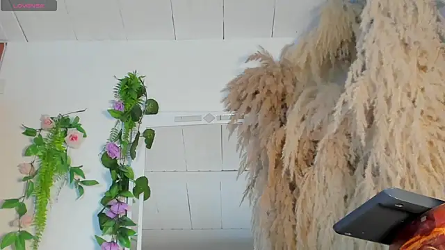 Snapshot of Tiffany_deluxe chatting on September 27, 2025, 7:31 pm Tiffany deluxe online show from September 27, 2025, 7:31 pm