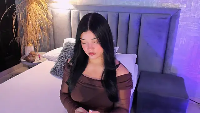 EmmaBlossom online show from April 19, 2026, 12:28 pm