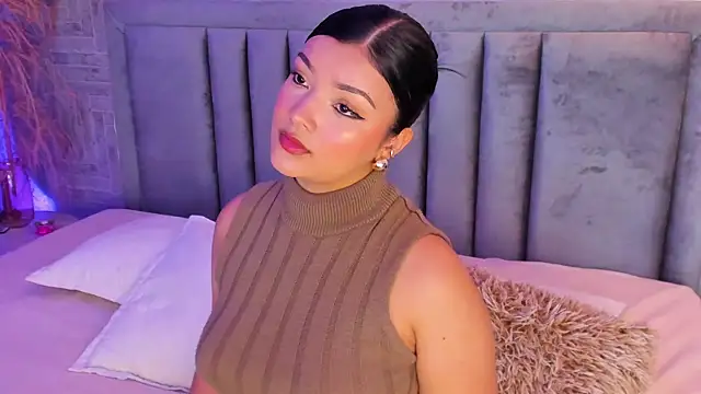 EmmaBlossom online show from October 6, 2025, 6:52 pm