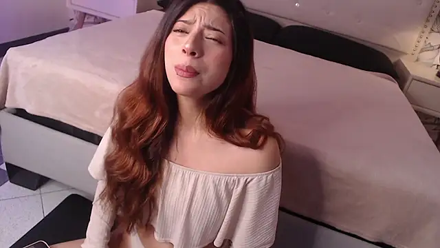 Adrianna5  online show from November 8, 2025, 11:25 am