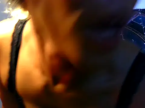 MrsToniTone online show from December 18, 2025, 5:17 pm