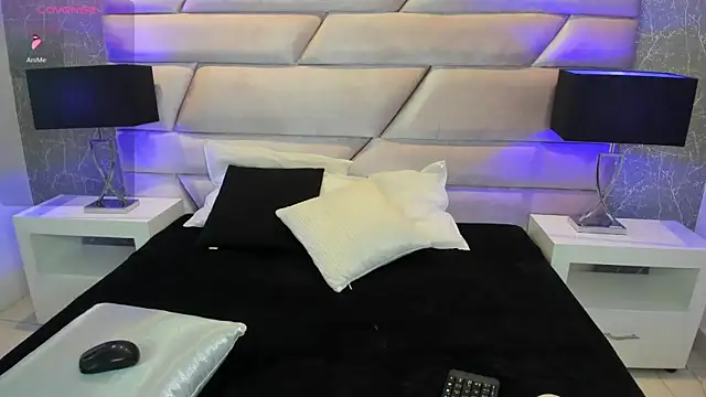 LilianGomez  online show from November 4, 2025, 4:05 am