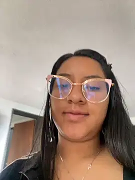 Snapshot of MelodyPink_ chatting on October 5, 2025, 11:56 am MelodyPink online show from October 5, 2025, 11:56 am