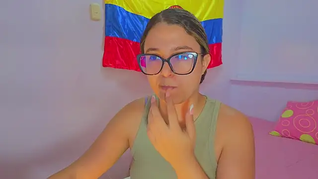 katiaa lovv online show from June 3, 2026, 2:33 pm