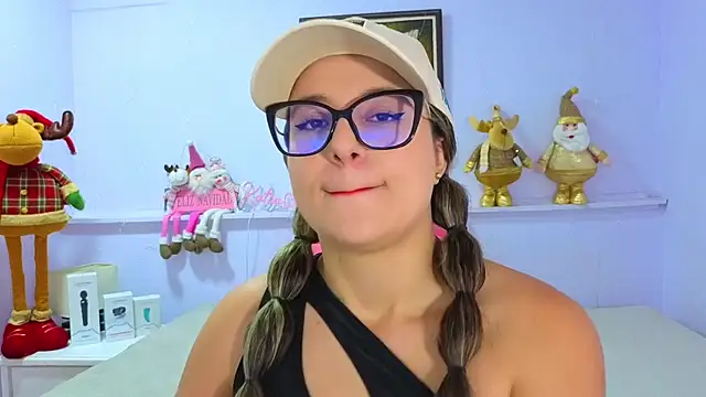 Snapshot of katiaa_lovv chatting on November 25, 2025, 12:05 pm katiaa lovv online show from November 25, 2025, 12:05 pm