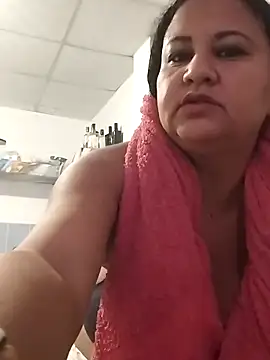 Snapshot of MEYBELLATINA chatting on May 23, 2026, 9:47 pm MEYBELLATINA online show from May 23, 2026, 9:47 pm