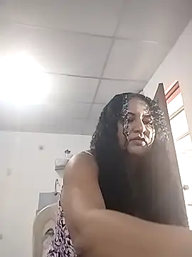 MEYBELLATINA online show from February 14, 2026, 8:53 pm