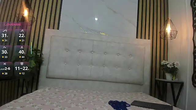 Nyra 18 online show from December 20, 2025, 12:52 pm