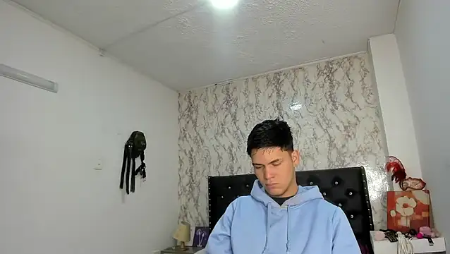 Snapshot of Aaron_Foxxx chatting on November 6, 2025, 12:53 pm Aaron Foxxx online show from November 6, 2025, 12:53 pm