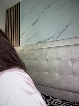 Honey noir online show from March 5, 2026, 6:48 pm