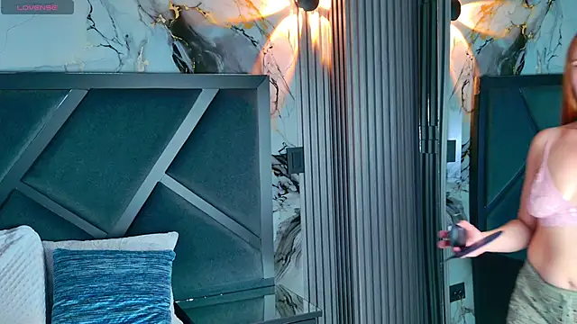 LexyRooss online show from November 19, 2025, 7:03 pm