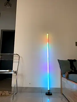 Snapshot of POS001 chatting on November 12, 2025, 5:44 am POS001 online show from November 12, 2025, 5:44 am