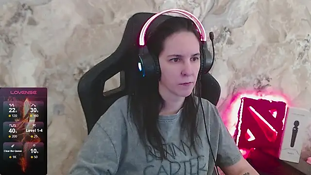 Irwi Tomboy online show from April 14, 2026, 12:21 pm