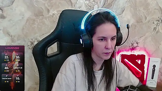 Irwi Tomboy online show from April 18, 2026, 7:07 pm