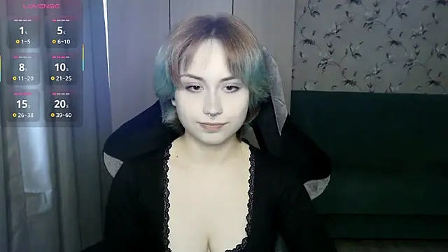 Snapshot of LeisaHopperstad chatting on May 15, 2026, 12:25 pm LeisaHopperstad online show from May 15, 2026, 12:25 pm