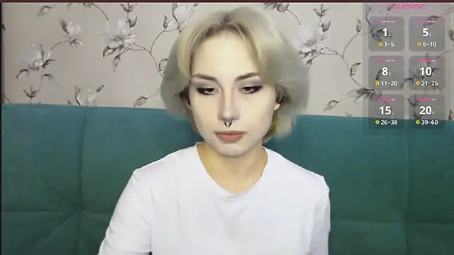 Snapshot of LeisaHopperstad chatting on July 5, 2026, 8:21 am LeisaHopperstad online show from July 5, 2026, 8:21 am