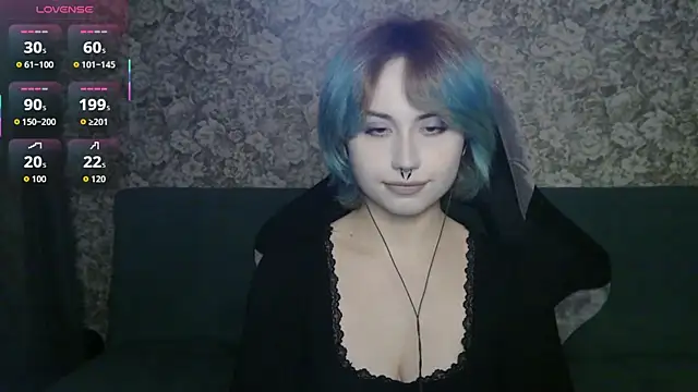 LeisaHopperstad online show from April 18, 2026, 7:07 pm