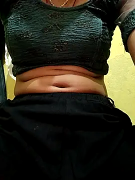 Snapshot of misskomal97 chatting on September 25, 2025, 10:54 am misskomal97 online show from September 25, 2025, 10:54 am