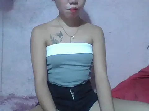 SweetPussie18x online show from June 4, 2026, 7:24 am