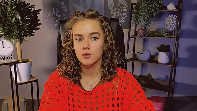 Snapshot of JuneWoods chatting on November 21, 2025, 12:15 pm JuneWoods online show from November 21, 2025, 12:15 pm