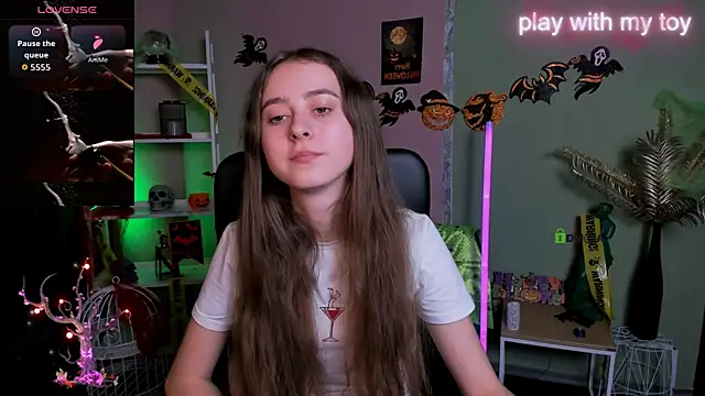 Snapshot of rebecca_smile chatting on October 29, 2025, 1:32 pm rebecca smile online show from October 29, 2025, 1:32 pm